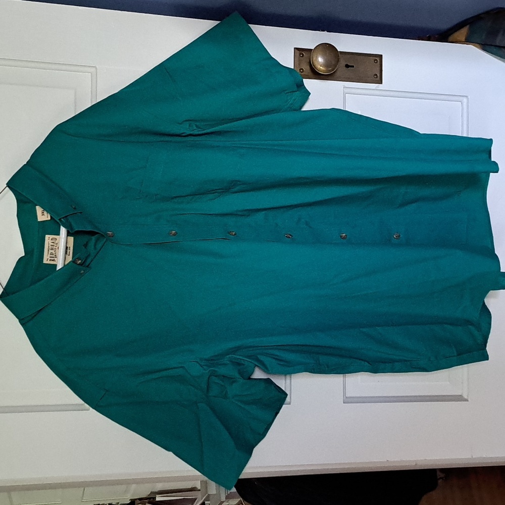 REDHEAD Green Button Down